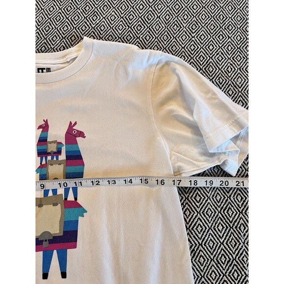 UNIQLO Fortnite Mens Graphic Tee SIZE Small LootLlama - Picture 2 of 6